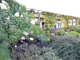 Cottage by the Lake in Nadole