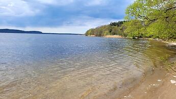 House With Private Beach by the Lake, Whirlpool