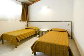 Bungalow in Caorle With Garden Furniture