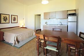 Apartment Overlooking Piombino Beach