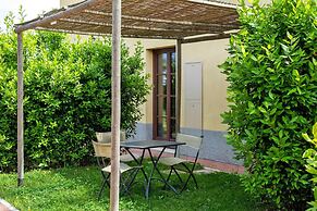 Apartment Overlooking Piombino Beach