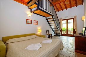 Apartment Overlooking Piombino Beach