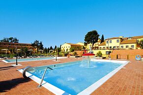 Apartment Overlooking Piombino Beach
