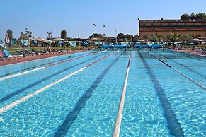 Apartment Overlooking Piombino Beach