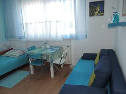 Studio for 3 People Near the sea