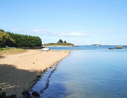 Holiday Home in Beautiful Breton Estate, Lanmodez