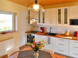 Comfortable Holiday Home With Terrace, Osieki