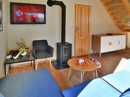 Comfortable Holiday Home With Terrace, Osieki