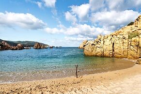Terraced House in Costa Paradiso With Terrace