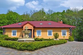 Holiday Villa With Nice Garden