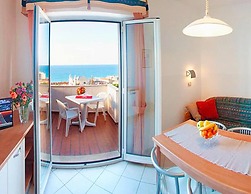 Holiday Flat in Pretty Residence With Communal Pool in Pietra Ligure