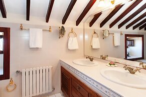 Villa Mansion Bandama With Pool in Santa Brigida