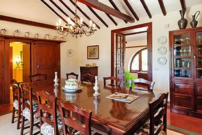 Villa Mansion Bandama With Pool in Santa Brigida