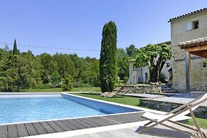 Holiday Home With Shared Pool in Malaucene