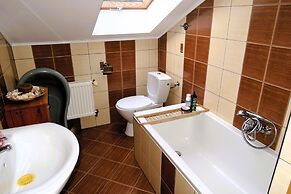 Comfortable Holiday Home for 12 People, Kolczewo