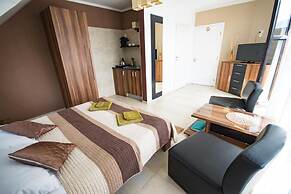 Large Holiday Villa With Pool, Brenna