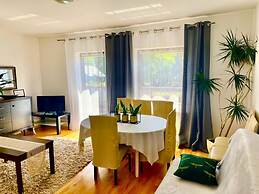 Holiday Spacious Modern Flat in Dabrowa
