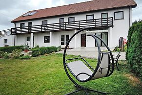 Holiday Spacious Modern Flat in Dabrowa