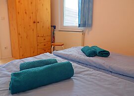 Ferienhaus mit Grosser Terrasse am Garder See