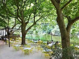 Holiday Home With Pool in L'isle-sur-la-sorgue