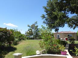 Holiday Home With Pool in L'isle-sur-la-sorgue