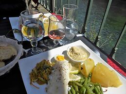 Holiday Home With Pool in L'isle-sur-la-sorgue