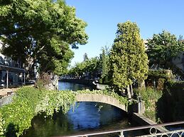 Holiday Home With Pool in L'isle-sur-la-sorgue