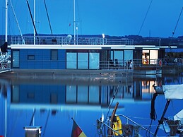 Hausboot in Boltenhagen