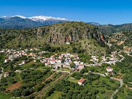 Charming Holiday Home in Maheri