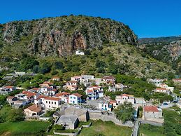 Charming Holiday Home in Maheri