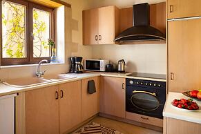 Charming Holiday Home in Maheri