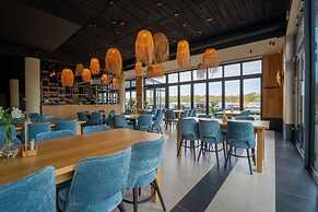 Aparthotel With Pools, Near the Sea, Kolobrzeg