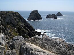 Holiday Home With sea Views, Tregarvan