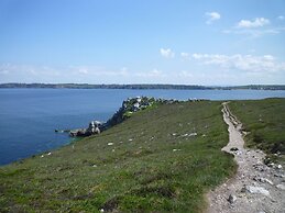 Holiday Home With sea Views, Tregarvan