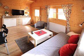 Wunderschoenes Blockbohlenhaus am Plauer See