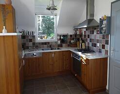 Palm Garden Holiday Home Near Coast, Pleubian