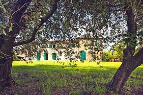 Country House in Monterado With Pool