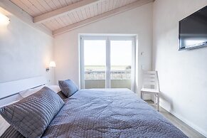 Luxurioes Eingerichtetes Ferienhaus in Strandnaehe