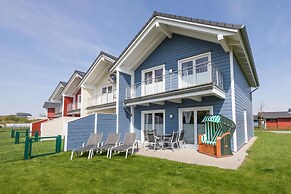 Luxurioes Eingerichtetes Ferienhaus in Strandnaehe