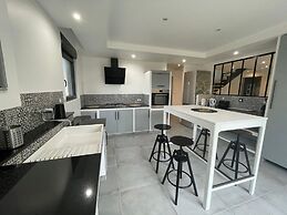 Premium Holiday Home Close to the Coast
