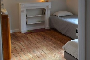 4 Family Home, Walking Distance to the Beach