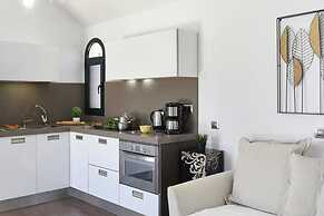 Central Bungalow With Communal Pool in Maspalomas