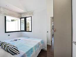 Central Bungalow With Communal Pool in Maspalomas