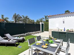 Central Bungalow With Communal Pool in Maspalomas