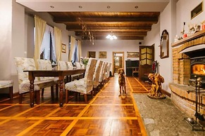 Large Holiday Villa in the Countryside in Belczna