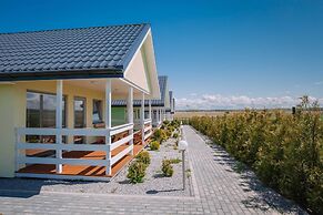 Comfortable, Single-story Houses With Terraces