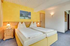 Spacious Flat Fugenerhof