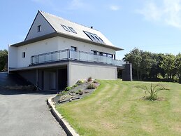 Holiday Home With sea Views, St. Nic
