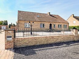 Modern Loft With 2 Bedrooms Near Sint Truiden
