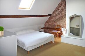 Architectural Villa Near the Coast, Sainte-colombe